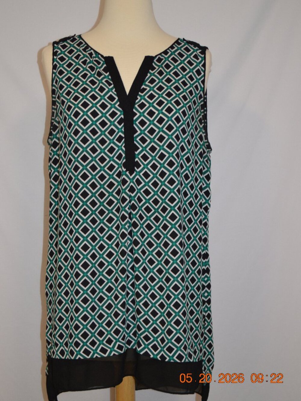 White House Black Market Large Green Square Print Sleeveless Blouse